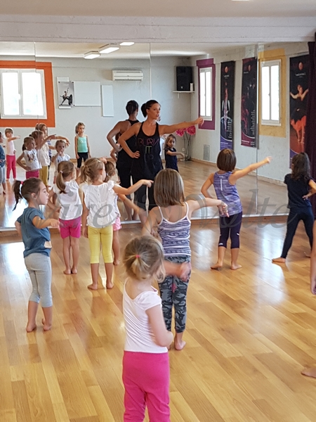 Cours de Danse EVEIL & LATINES BABY pour ENFANTS de 4-5 ANS à Aix en Provence Les Milles (13)